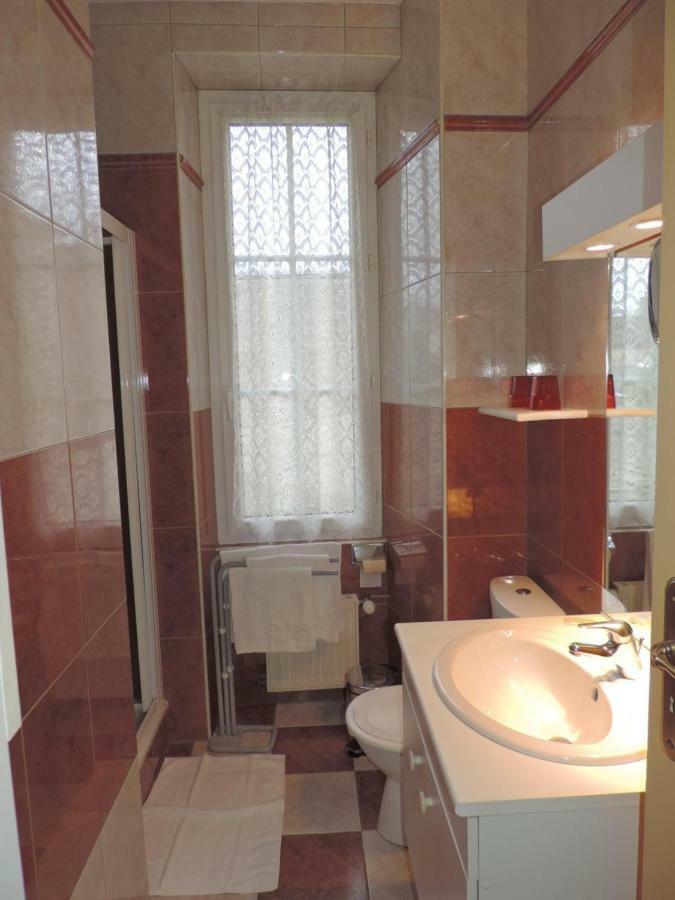 Bed and Breakfast Sees Chez Vous Экстерьер фото